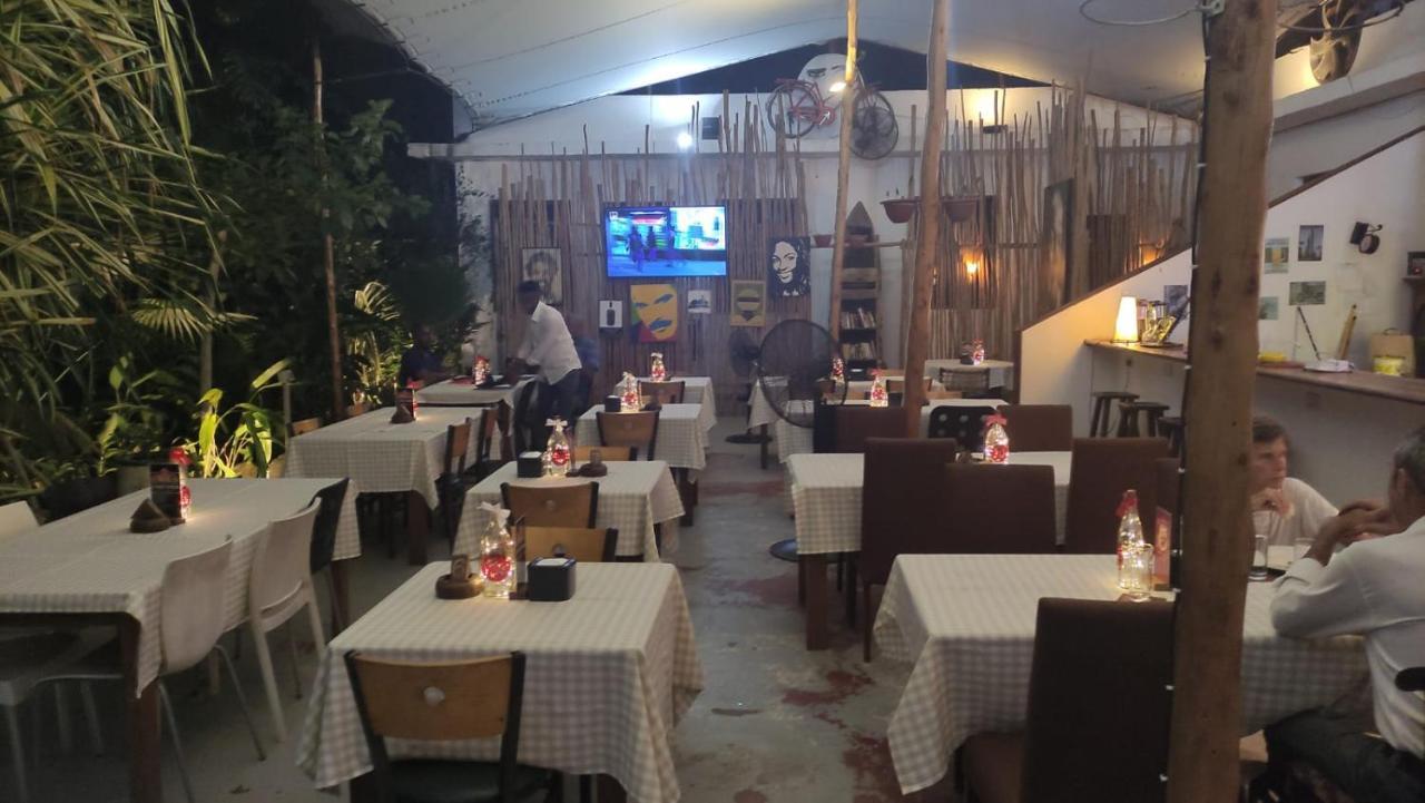 27 Cafe Zanzibar Airport Hotel Exterior foto
