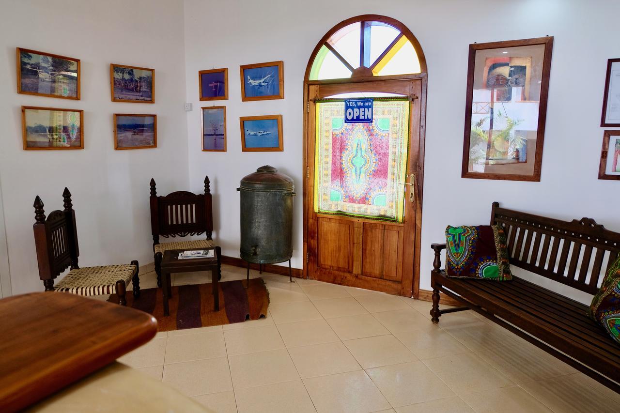 27 Cafe Zanzibar Airport Hotel Exterior foto