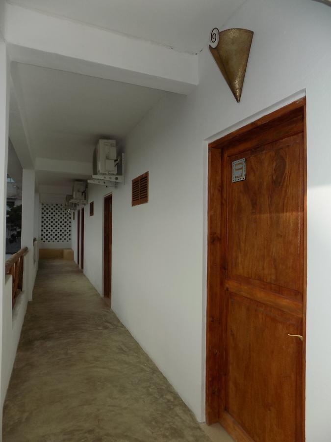 27 Cafe Zanzibar Airport Hotel Exterior foto