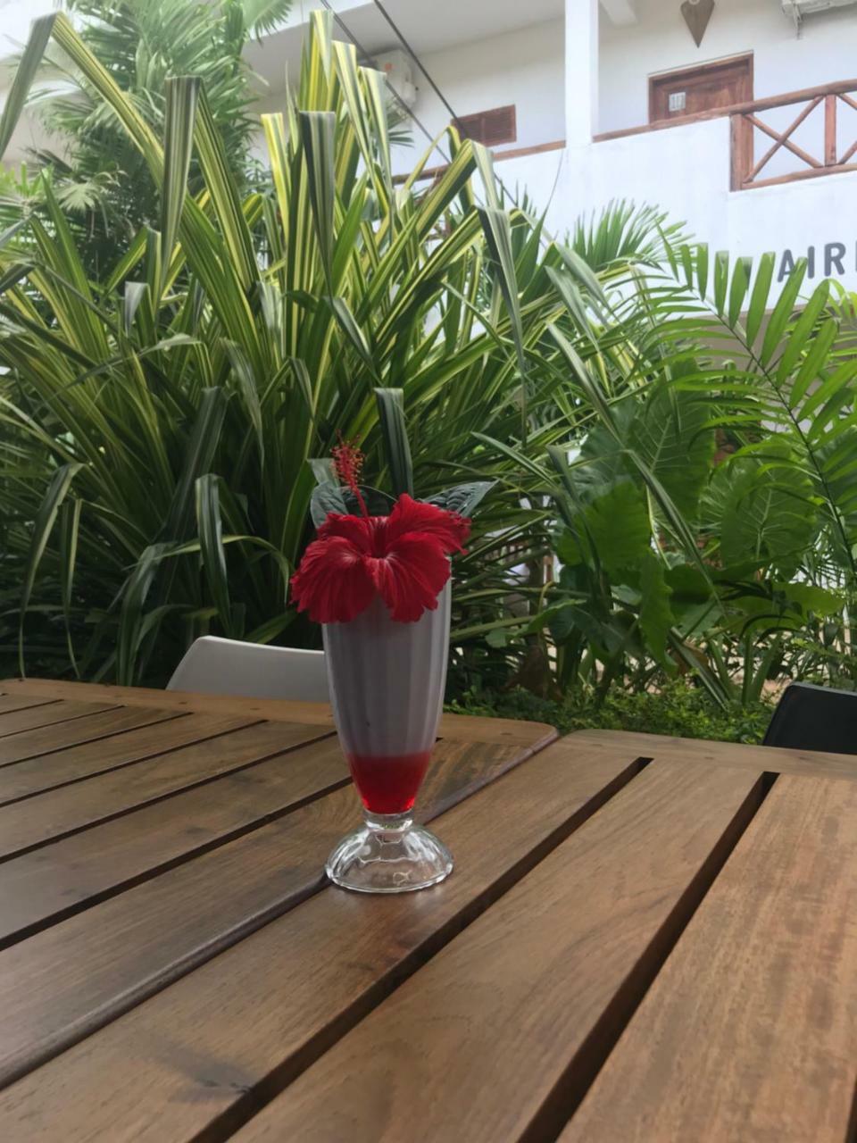 27 Cafe Zanzibar Airport Hotel Exterior foto
